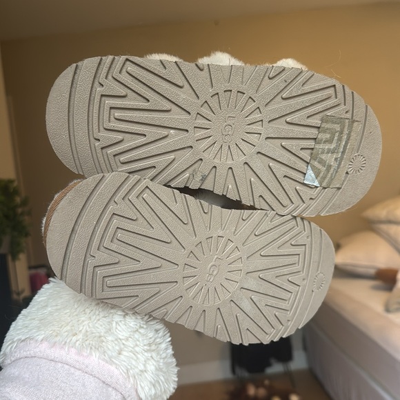 UGG | UGG Sandal Slipper - Picture 2 of 4